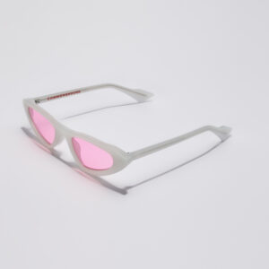 Gafas Common Ground Laugh Out Loud blanca.